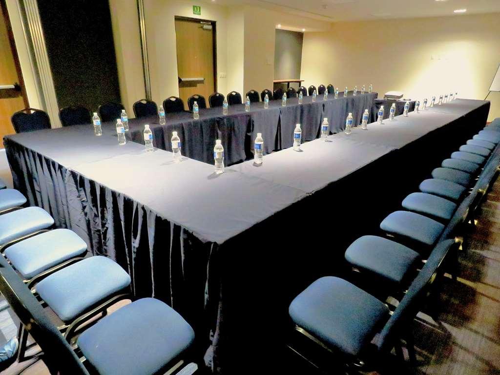Hampton By Hilton Celaya Hotel